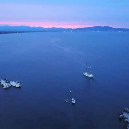 Club Nautic Апартаменты *